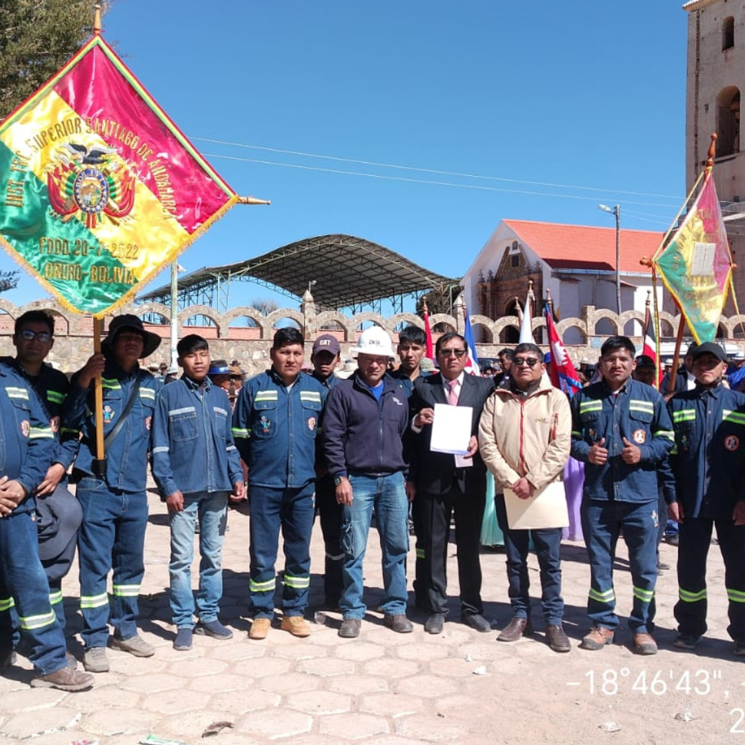 ENDE DEORURO firma convenio con Instituto de Santiago de Andamarca para abrir pasantías a estudiante