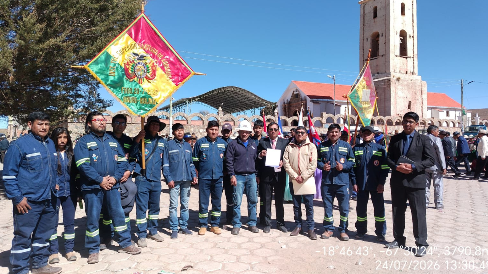 ENDE DEORURO firma convenio con Instituto de Santiago de Andamarca para abrir pasantías a estudiante